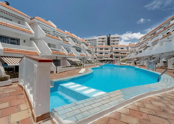 Infinity Pool Views Floritas