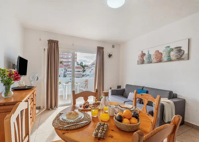 Infinity Pool Views Floritas